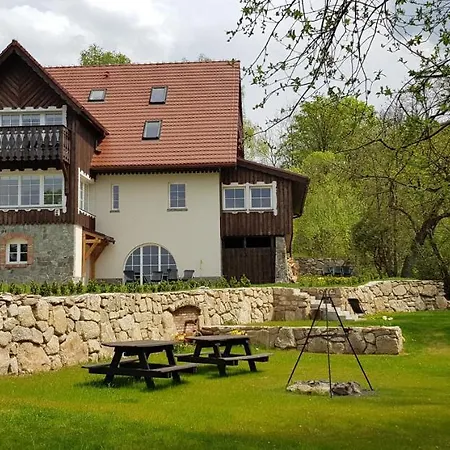 Gospodarstwo agroturystyczne Dom Jesionów *