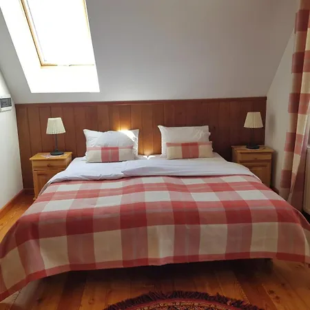 Dom Jesionow Farm stay