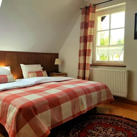 Dom Jesionow Farm stay