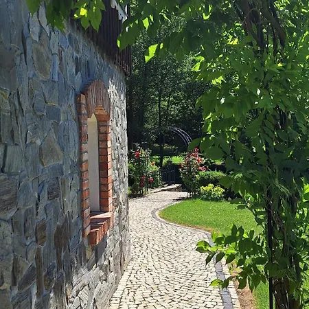 Alloggio per agriturismo Dom Jesionow Idzikow