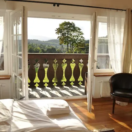 Dom Jesionow Farm stay